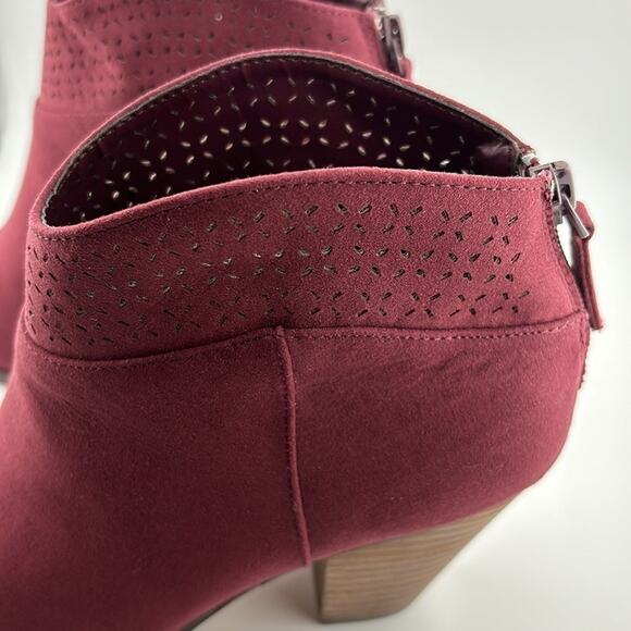 Boots Violet & Red Burgundy Wine Cutout Ankle Boho Bootie Size 7.5 Heel 3” - Picture 3 of 10
